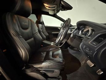 VOLVO XC60 D5 [215] R DESIGN Nav 5dr AWD Geartronic