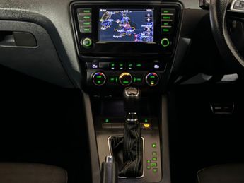 SKODA OCTAVIA 2.0 TDI CR vRS 5dr DSG