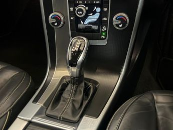 VOLVO XC60 D4 [181] R DESIGN Lux Nav 5dr AWD Geartronic