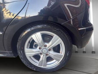 MERCEDES-BENZ A-CLASS A160 Avantgarde SE 5dr CVT Auto