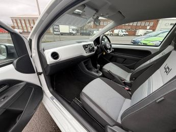 VOLKSWAGEN UP! 1.0 HIGH UP! AUTOMATIC