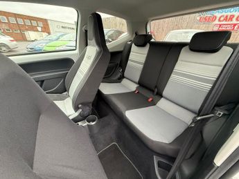 VOLKSWAGEN UP! 1.0 HIGH UP! AUTOMATIC