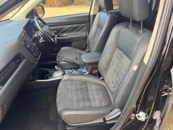 MITSUBISHI OUTLANDER 2.0 PHEV GX3h+ 5dr Auto