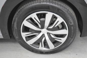 PEUGEOT E-208 100kW Active 50kWh Auto Electric ONLY 11000 MILES