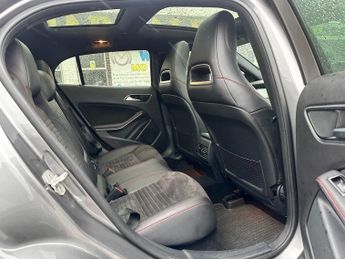 MERCEDES-BENZ GLA GLA 220 CDI 4Matic AMG Line 5dr Auto [Pre Plus]
