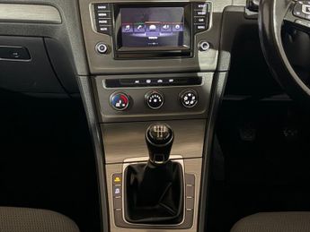 VOLKSWAGEN GOLF 1.6 TDI 105 SE 5dr