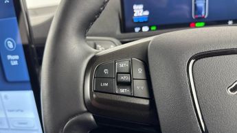 FORD MUSTANG MACH-E Standard Range 70kWh SUV 5dr Electric Automatic (269 ps)