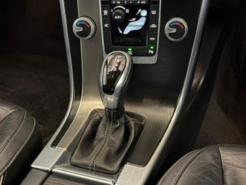 VOLVO XC60 D4 [181] R DESIGN Lux Nav 5dr Geartronic