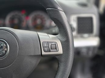 VAUXHALL SIGNUM 2.2i Direct Design 5dr Auto