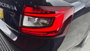 SKODA OCTAVIA 2.0 TSI GPF vRS Hatchback 5dr Petrol DSG Euro 6 (s/s) (245 ps)