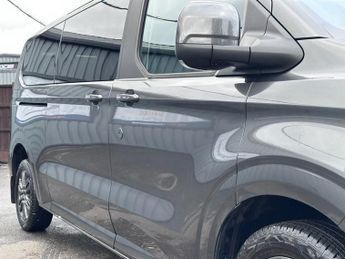 FORD TOURNEO CUSTOM 2.0 320 EcoBlue Titanium Luxe Minibus Double Cab 5dr Diesel Auto