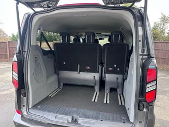 FORD TOURNEO CUSTOM 2.0 320 EcoBlue Titanium Luxe Minibus Double Cab 5dr Diesel Auto