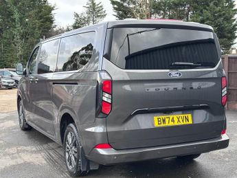 FORD TOURNEO CUSTOM 2.0 320 EcoBlue Titanium Luxe Minibus Double Cab 5dr Diesel Auto
