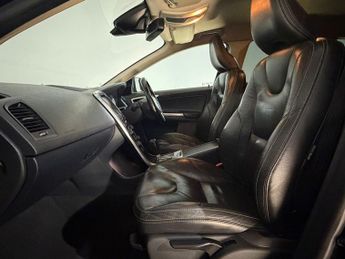 VOLVO XC60 D5 [215] R DESIGN 5dr AWD Geartronic