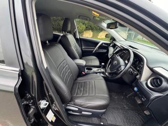 TOYOTA RAV4 2.5 VVT-i Hybrid Icon Tech TSS 5dr CVT 2WD