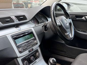 VOLKSWAGEN PASSAT 2.0 TDI Bluemotion Tech S 4dr