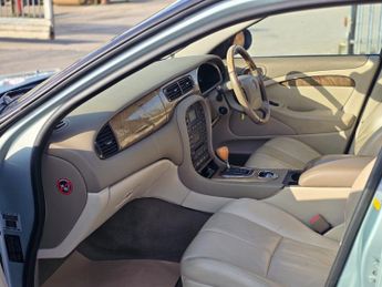 JAGUAR S-TYPE 2.5 V6 SE 4dr Auto