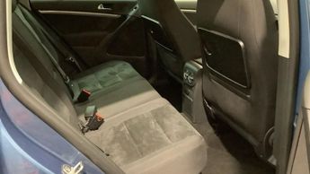 VOLKSWAGEN TIGUAN 2.0 TDi BMT Match 4MOTION 5dr 150 DSG ++ ULEZ / NAV / 10 SERVICE