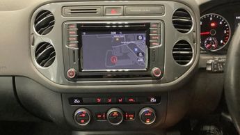 VOLKSWAGEN TIGUAN 2.0 TDi BMT Match 4MOTION 5dr 150 DSG ++ ULEZ / NAV / 10 SERVICE