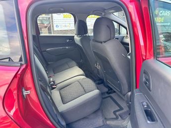 PEUGEOT 3008 1.6 e-HDi Active 5dr EGC