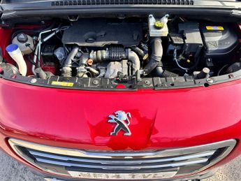 PEUGEOT 3008 1.6 e-HDi Active 5dr EGC