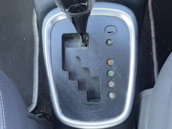 TOYOTA YARIS 1.5 Hybrid Icon Tech 5dr CVT