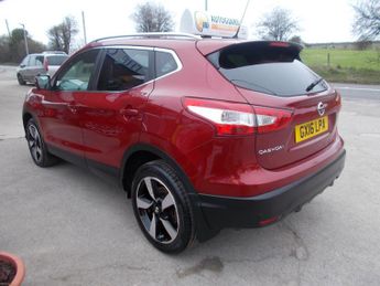 NISSAN QASHQAI 1.2 DiG-T N-Connecta 5dr Xtronic