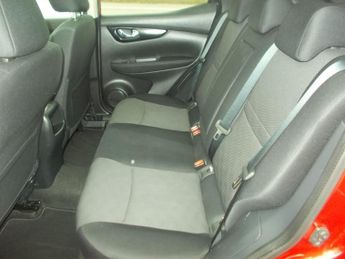 NISSAN QASHQAI 1.2 DiG-T N-Connecta 5dr Xtronic