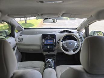 NISSAN LEAF 24kWh Hatchback 5dr Electric Auto (107 bhp)
