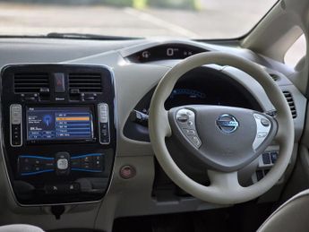 NISSAN LEAF 24kWh Hatchback 5dr Electric Auto (107 bhp)