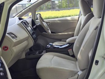 NISSAN LEAF 24kWh Hatchback 5dr Electric Auto (107 bhp)