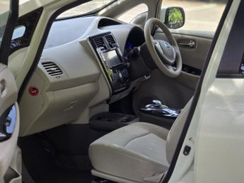 NISSAN LEAF 24kWh Hatchback 5dr Electric Auto (107 bhp)