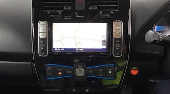 NISSAN LEAF 80kW Tekna 24kWh 5dr Auto