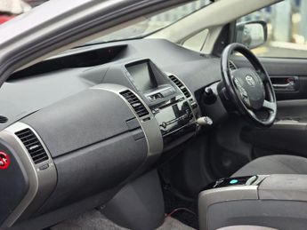 TOYOTA PRIUS 1.5 T Spirit Hatchback 5dr Petrol Hybrid CVT (104 g/km 76 bhp)