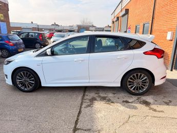 FORD FOCUS 1.0 EcoBoost 125 ST-Line 5dr