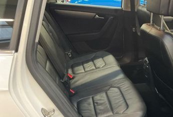 VOLKSWAGEN PASSAT 2.0 TDI BMT Executive 5dr DSG ++ NAV / LEATHER / 9 SERVICES / DA