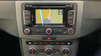 VOLKSWAGEN PASSAT 2.0 TDI BMT Executive 5dr DSG ++ NAV / LEATHER / 9 SERVICES / DA