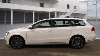 VOLKSWAGEN PASSAT 2.0 TDI BMT Executive 5dr DSG ++ NAV / LEATHER / 9 SERVICES / DA