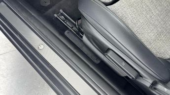 MINI ELECTRIC HATCH Cooper SE 32.6kWh Collection Edition Hatchback 3dr Electric Auto