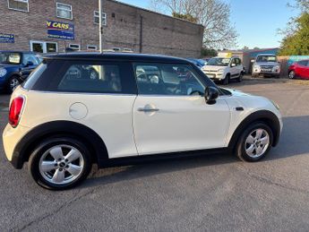MINI HATCH 1.5 Cooper D II 3dr