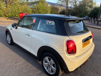 MINI HATCH 1.5 Cooper D II 3dr