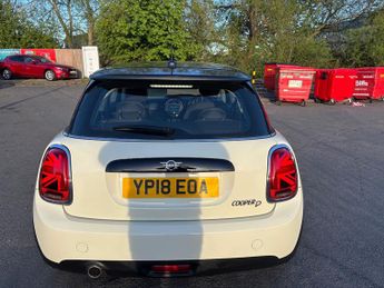 MINI HATCH 1.5 Cooper D II 3dr