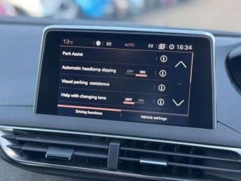 PEUGEOT 3008 1.5 BlueHDi GT Line Premium 5dr Auto ++ PANROOF / NAV / CAMERA /