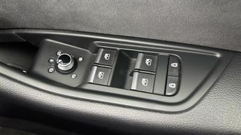 AUDI A4 2.0 TFSI 35 S line Saloon 4dr Petrol S Tronic Euro 6 (s/s) (150 