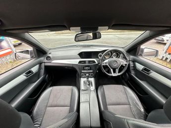 MERCEDES-BENZ C CLASS C180 BlueEFFICIENCY Sport 4dr Auto