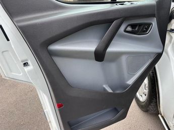 FORD TRANSIT CUSTOM 2.2 TDCi 290 Panel Van 5dr Diesel Manual L1 H1 (186 g/km, 98 bhp