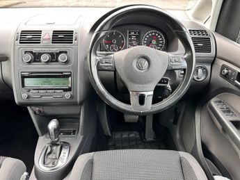 VOLKSWAGEN TOURAN 2.0 TDI SE 5dr DSG