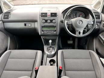 VOLKSWAGEN TOURAN 2.0 TDI SE 5dr DSG