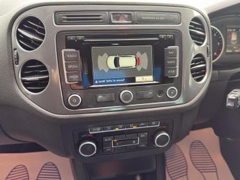 VOLKSWAGEN TIGUAN 2.0 TDi BlueMotion Tech Match 5dr DSG