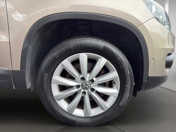 VOLKSWAGEN TIGUAN 2.0 TDi BlueMotion Tech Match 5dr DSG